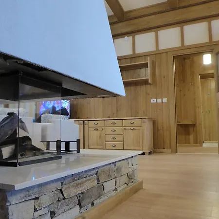 فيلة Pirin Nest *